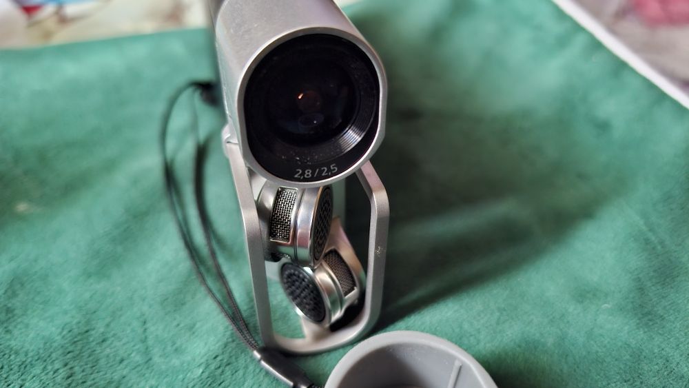 Sonny HDR-MV1 Camera pentru Audiofili si Vloggeri