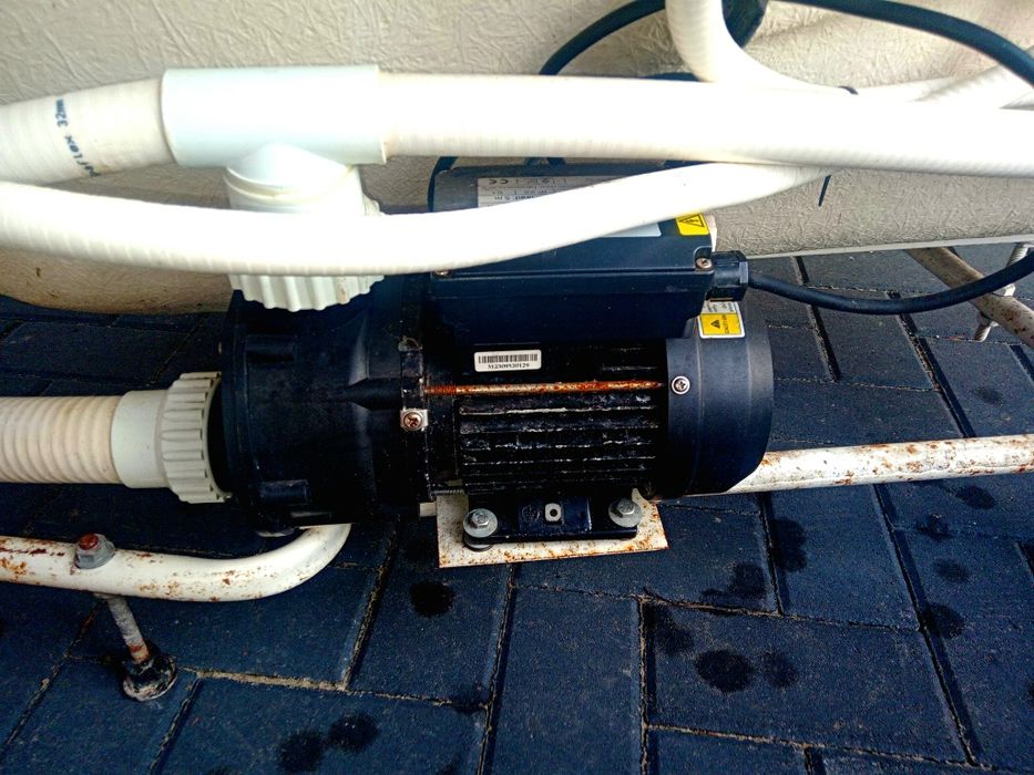 Vând cada cu hidromasaj și jacuzzi