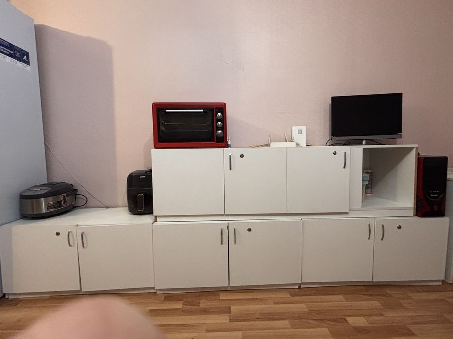 Продам шкафчики для бутика