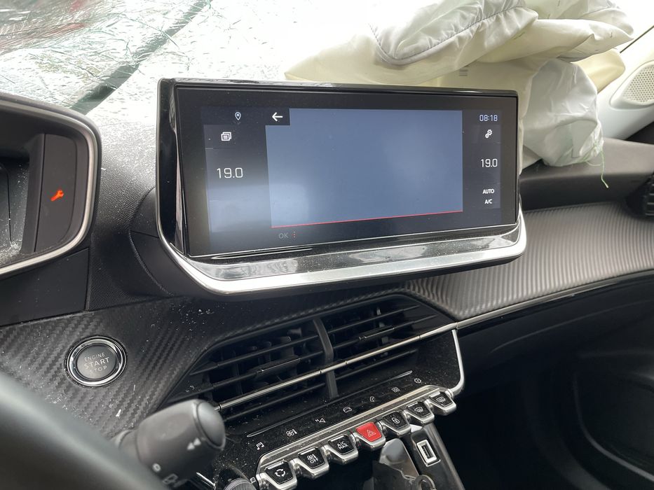 Peugeot 2008 1.2i STT 2020г. 30 000 км. На Части!