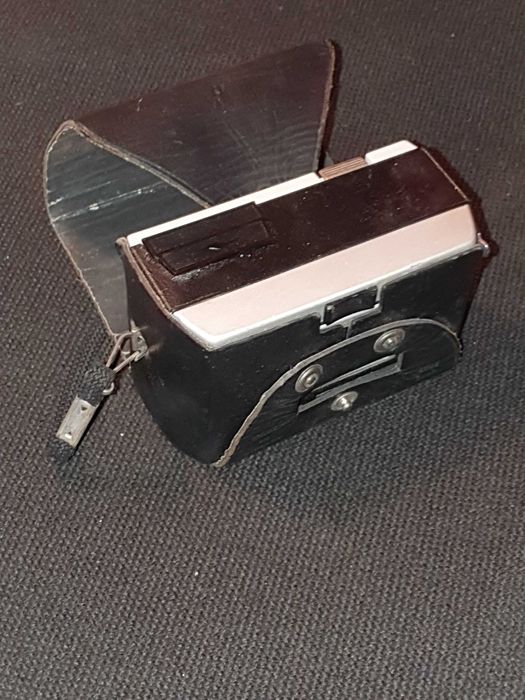 Стар фотоапарат Kodak Instamatic 100 от 1963г.