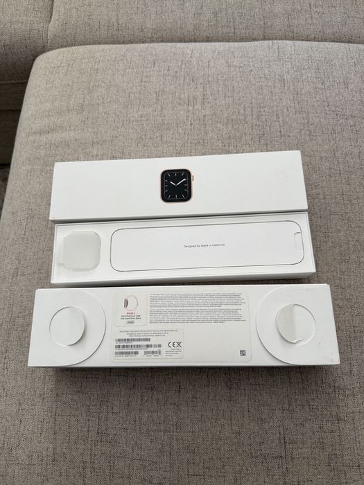 Cutie de apple watch completa, impecabila