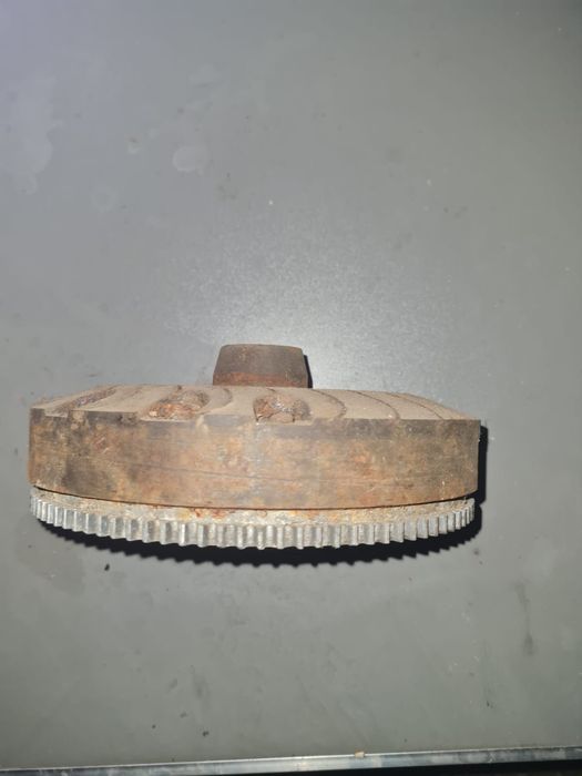 Volanta pentru tractoras de tuns gazon
Pentru motoare briggs stratton de 8 cai
În stare buna.
Nu trimit în tara fără plata în avans.
Sunați de luni pa