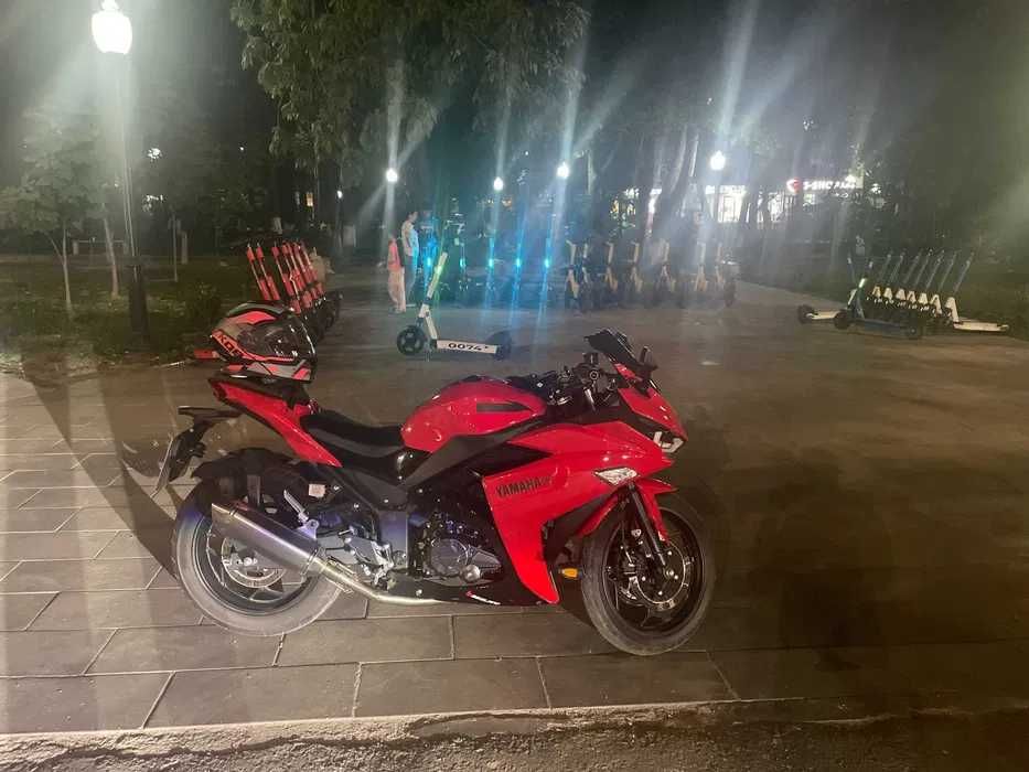 Мотоцикл R3-200 кубов