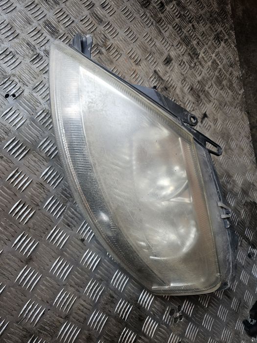 Far faruri stânga dreapta  Citroen C3 2004Hatchback 1.4 hdi