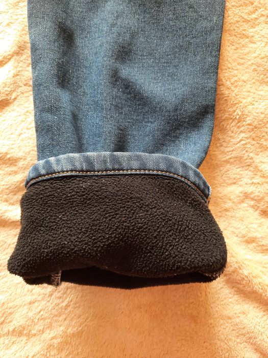 Джинсы на флисе на мальчика 6-7 лет