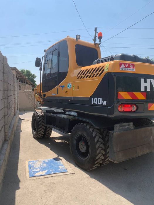 Hyundai 140w srocno sotiladi