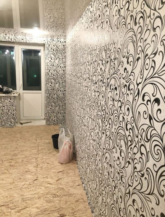 Поклейка обоев галтель плинтуса