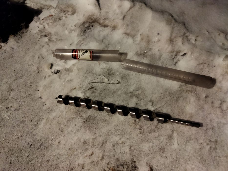 Продам бур на 32