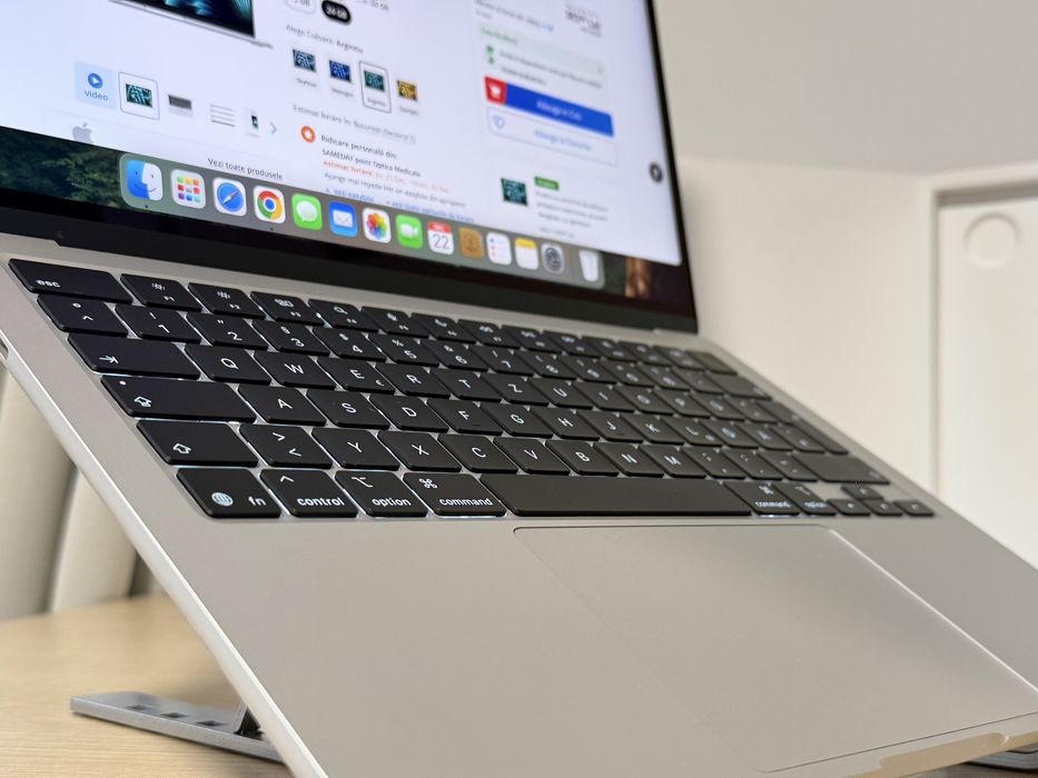 Macbook Air M4 SILVER 16 GB RAM 256 SSD NOU garanție