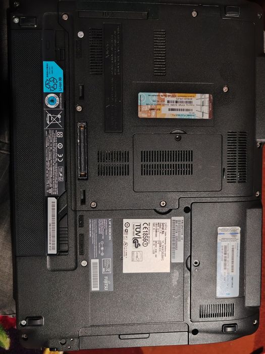 Laptop Fujitsu ssd 128 gb. 8gb ram de piese