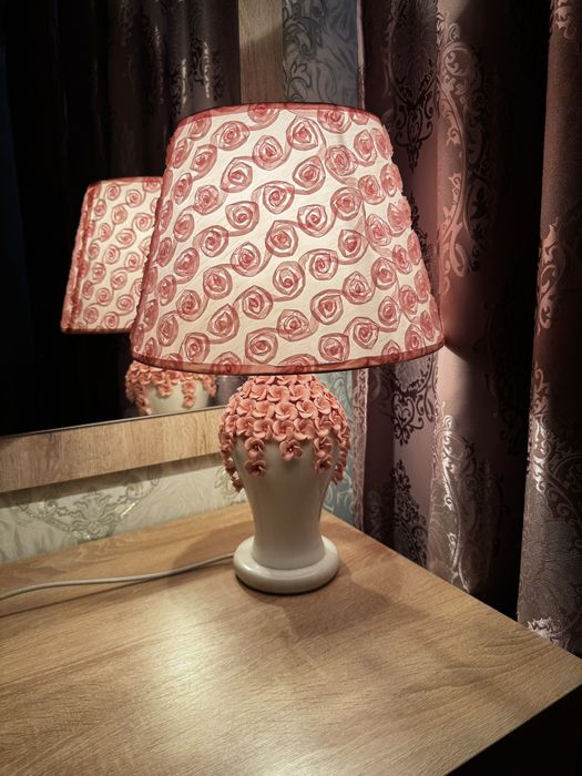 Настольная лампа