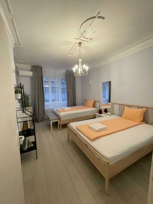 Продава се Двустаен апартамент в София, Център - 70 кв.м за 1929 €/кв.м - Снимка #4