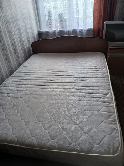 Продам кровать с комодом