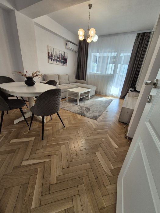 Proprietar inchiriez 3 cam in Gh Laz 36