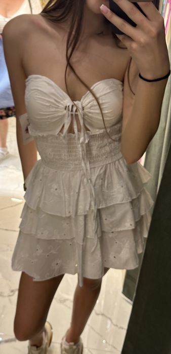 Бяла лятна рокля