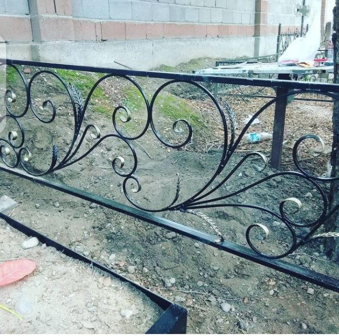 Оградки на кладбище