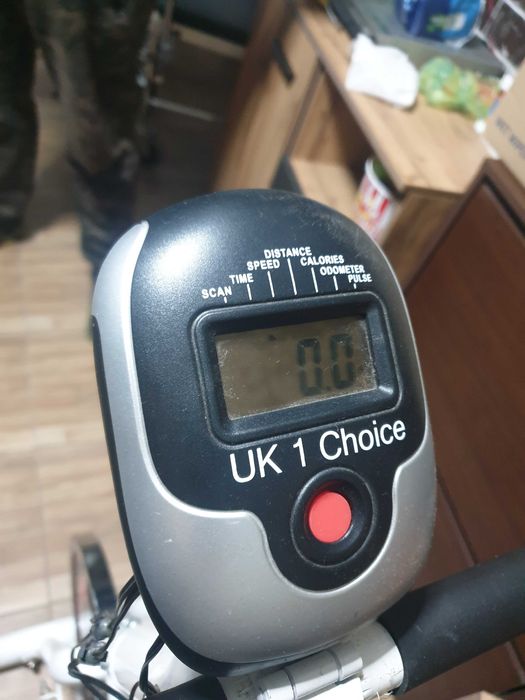 Велоергометър със сензор за пулс, бяло и червено