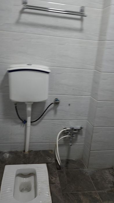 Ibn sino 1 1- qavat 117 kv noturar Joy sotiladi