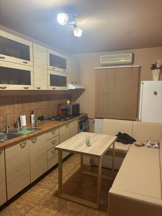 Vand apartament doua camere semidecomandat