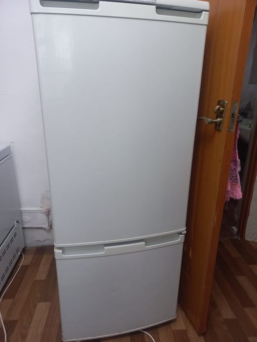 Продам холодильник