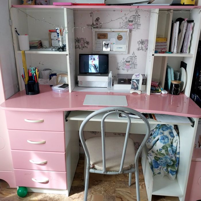 Продам детский отличный спальный гарнитур