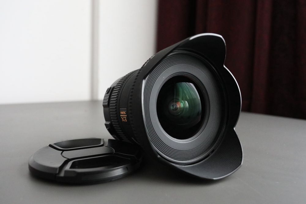 Canon EOS 650D + Sigma 10-20mm f/3.5 + Tamron 55-200 f/4-5.6 + Accesorii | Kit complet