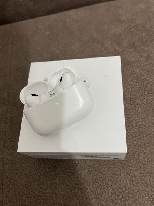 Продается кейс airpods pro 2 лайтинг ОРИГИНАЛ