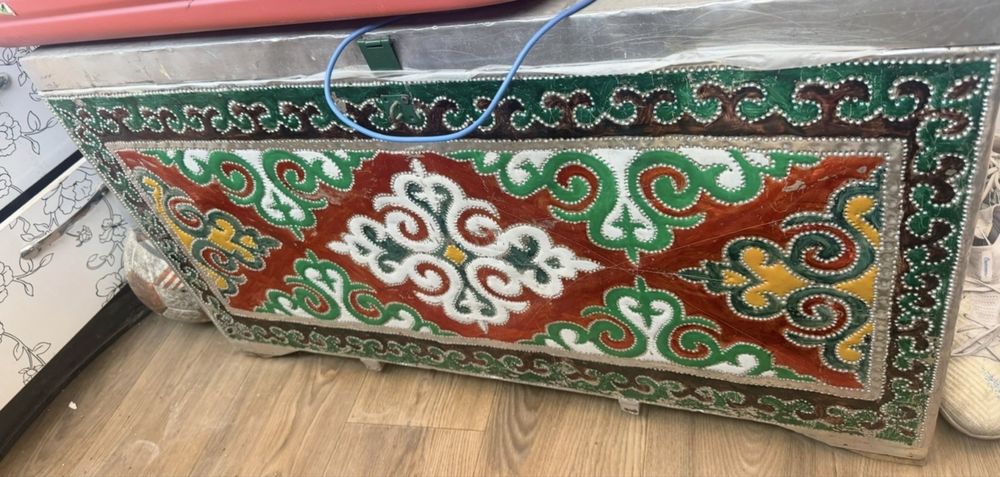 Продам сандык с казах орнаментом