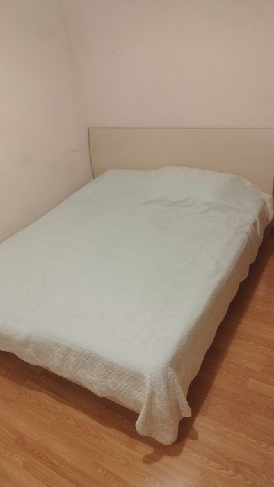 Двуспальная кровать 210*180 см