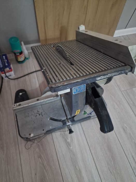 Торцовочная пила циркклярка