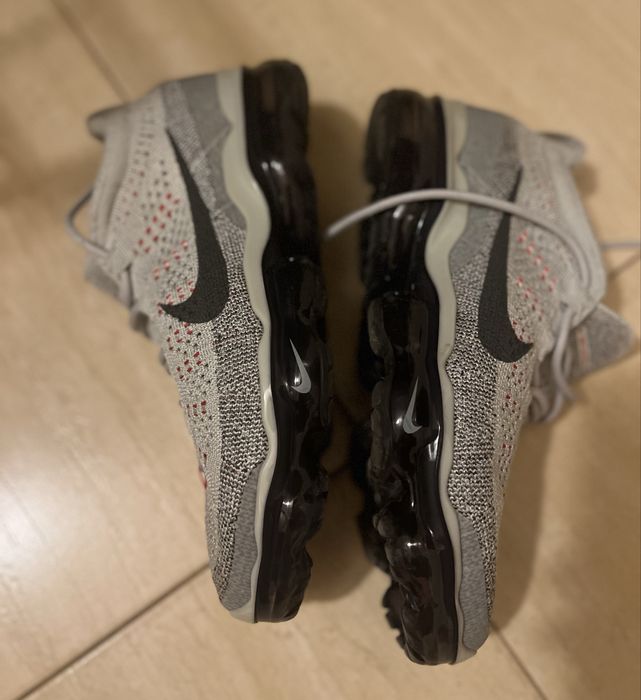 *Nike Vapor Max *