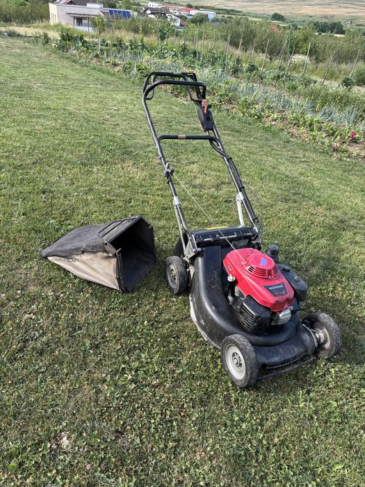 Mașină tuns iarba Honda hrh 536