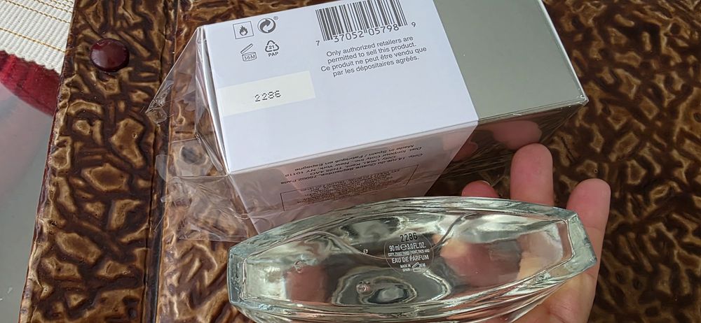 Hugo Boss, BOSS WOMAN 90ML
Boss Woman
Eau de Parfum за жени 90 ml
Boss Woman
Eau de Parfum за жени 90 ml