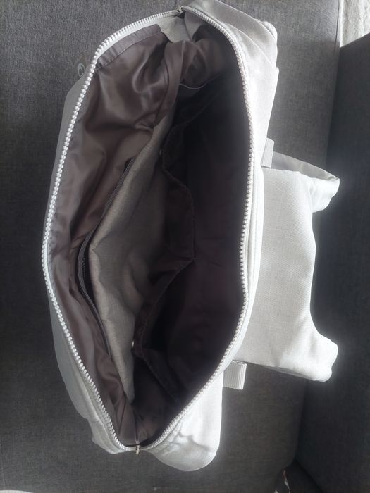 Чанта/раница Stokke сива като нова