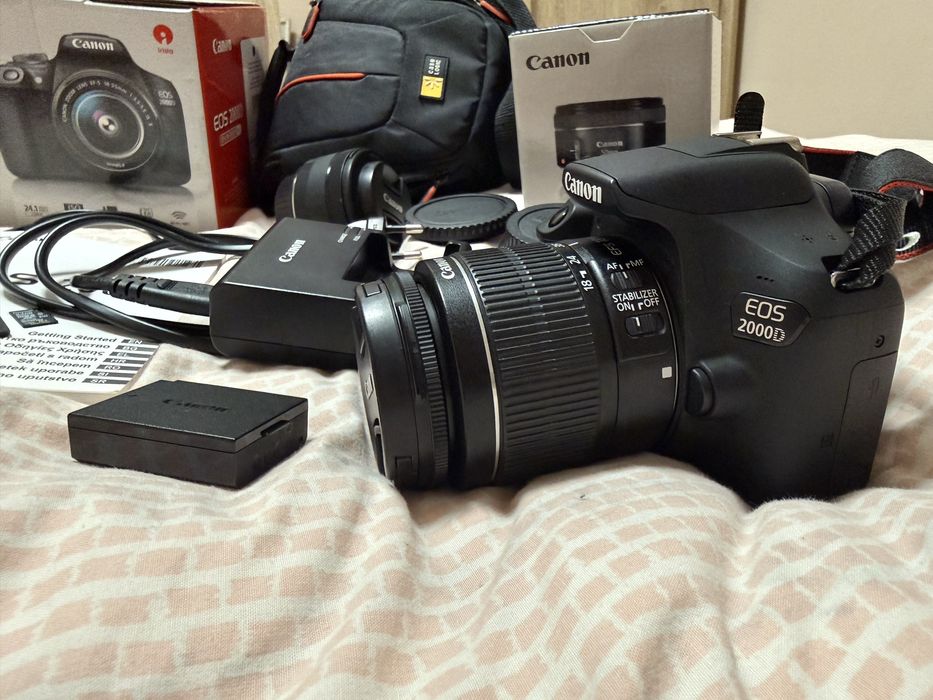 Фотоапарат Canon 2000 D