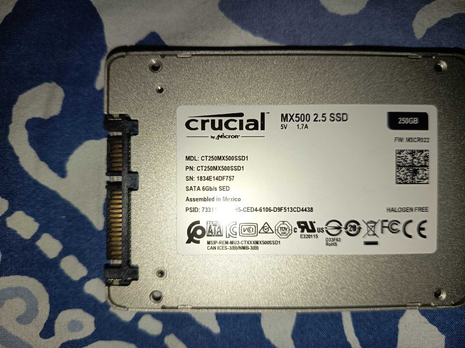 SSD 250gb sata 3, Crucial MX500 + windows 11 pro