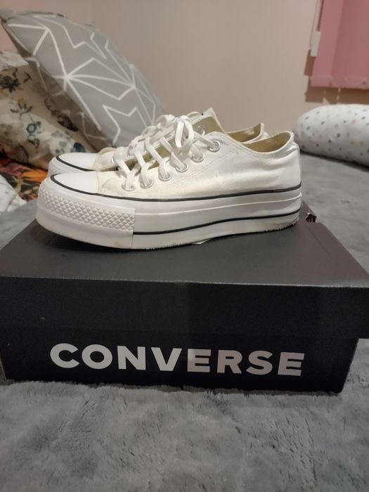 Оригинални кецове converse Chuck Taylor.
Размер 36 
Цена 50лв за чифт