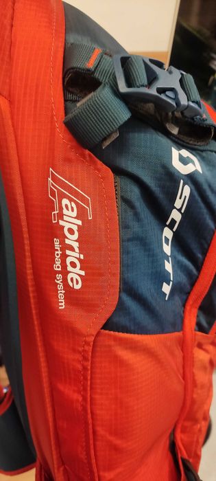 Лятна цена. Продавам чисто нова лавинна раница