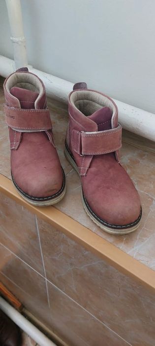 Ботинки на девоку кожанные, 35 размер