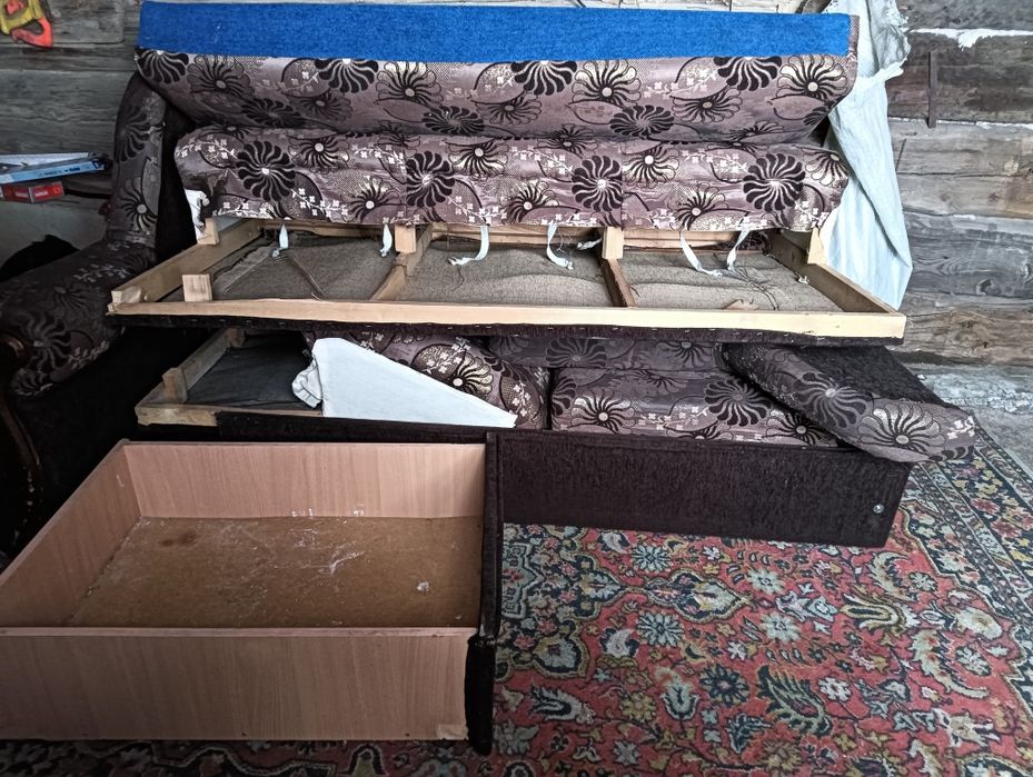 Диван для гостиной