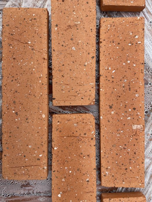 Caramida feliata tip “terrazzo” noua