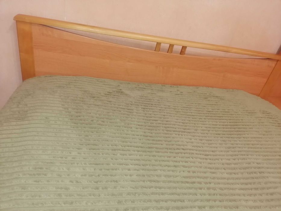 Продаётся двухспальная кровать