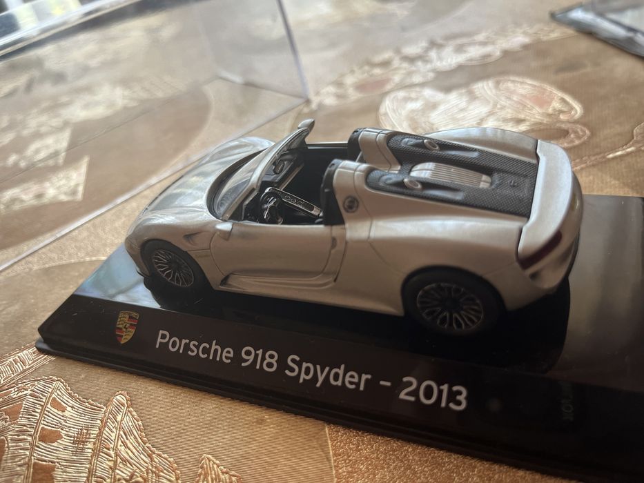 Vand masini de colectie (noi)