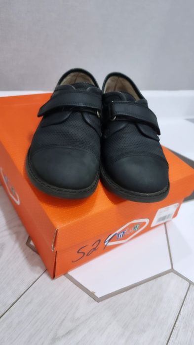 Продам туфли на мальчика