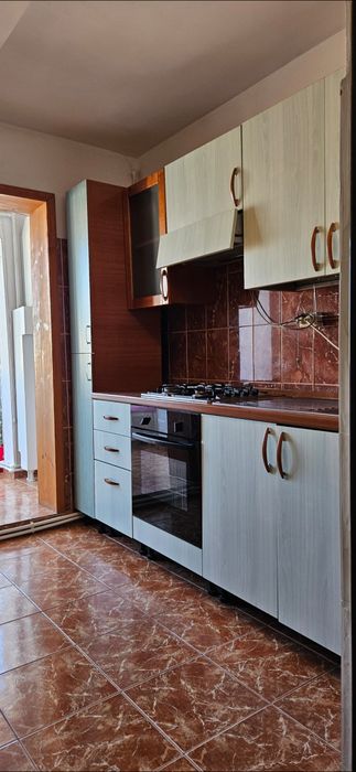 ZONA MALL,  2 camere decomandate,  etajul 3