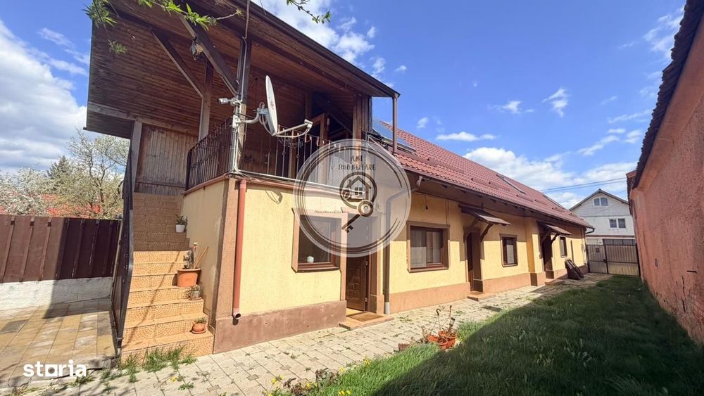 Casă spațioasă cu mansardă, 2 terase& curte – Hălchiu, Str. Bisericii