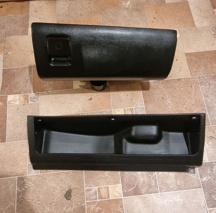 Пассат б3 бардачёк и полочка