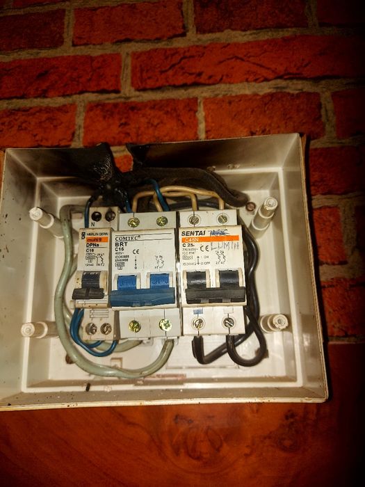 Intervenții în instalațiile fotovoltaice  si electrice