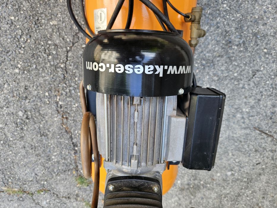 Компресор за въздух, бутален 90л